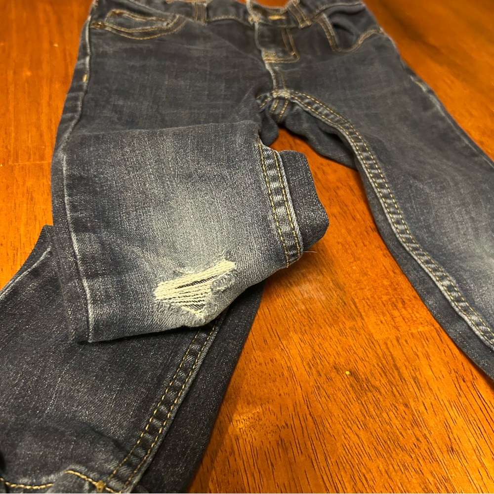 Holographic Shark Long Sleeve + Dark Wash Slim Jean Bundle Size 5 Boy Outfit Set - Picture 8 of 10